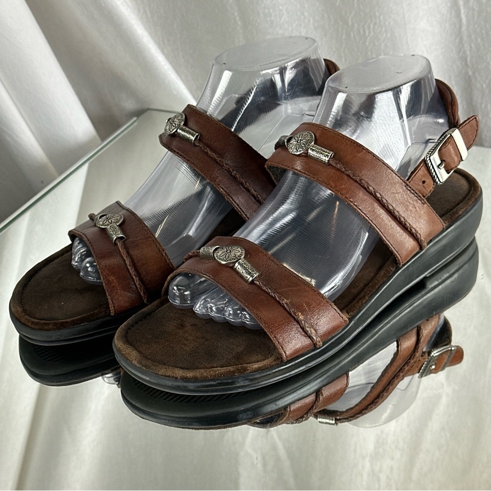 Minnetonka Back Strap Leather Wedge Sandal 9M